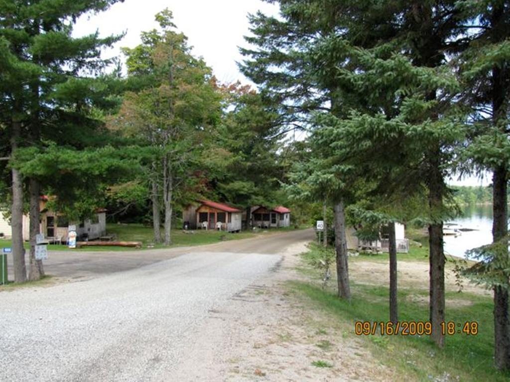 Cloyne Marble Lake Lodge מראה חיצוני תמונה