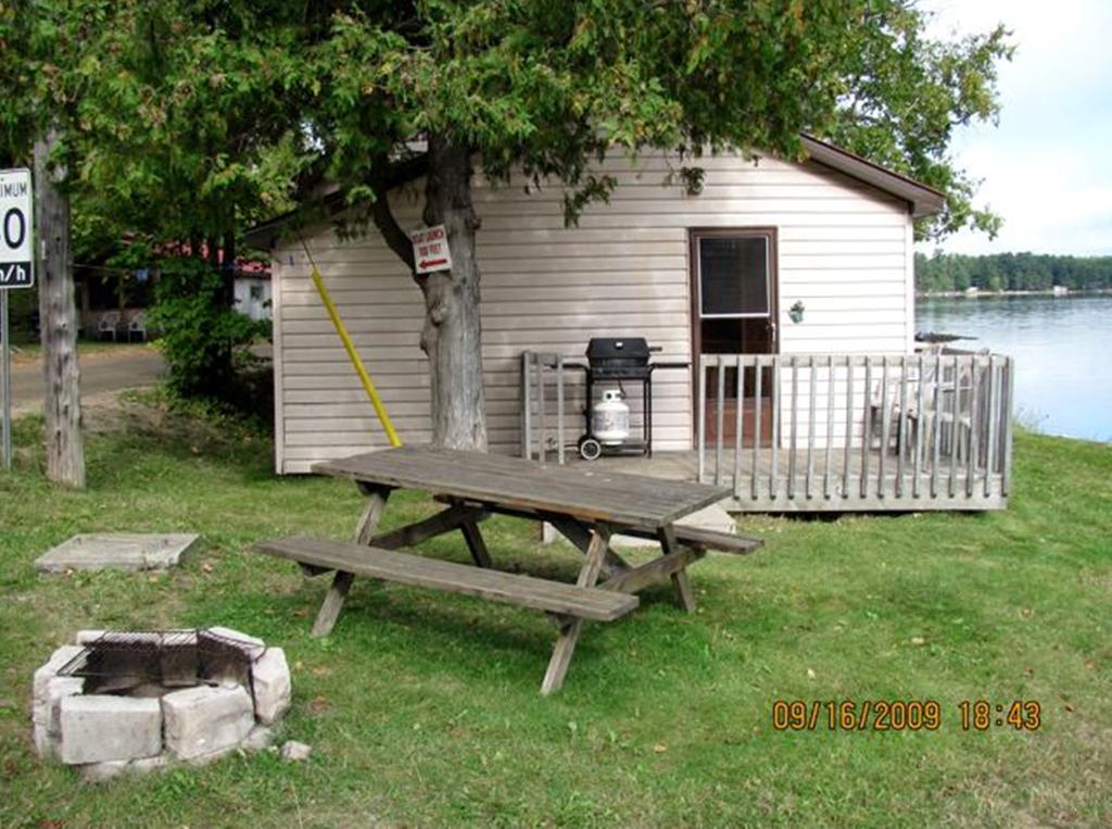 Cloyne Marble Lake Lodge חדר תמונה
